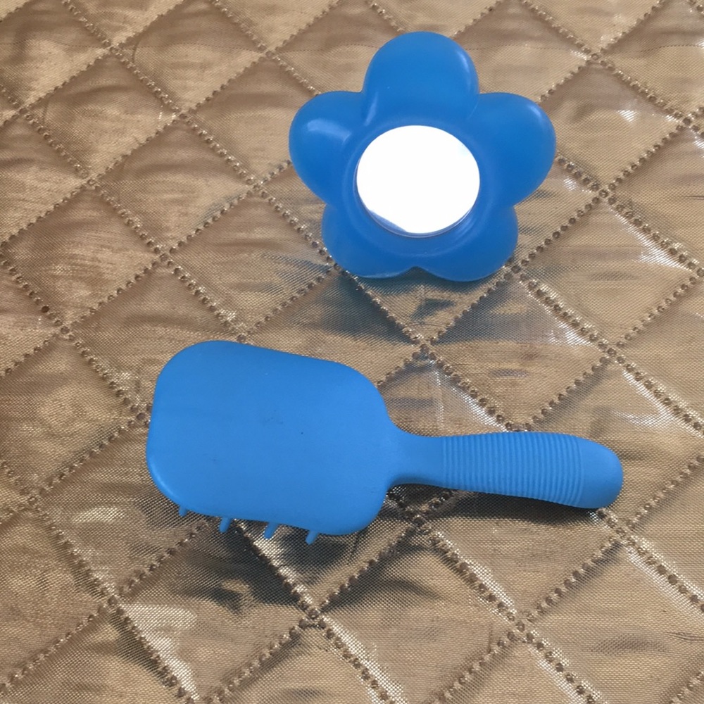Doll set brush and standing mirror